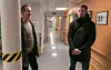Magnus Fjær Solbakk gjør seg kjent med alle enheter innen helsetjenesten. Her sammen med Øyvind Bull.