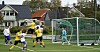 Teodor Ellingsen Kornerud prøver å heade en corner i mål.