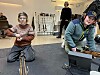 Oskar Ulsund og Mads Anders Hestø etter endt skyting på Kolvereid. Guttenes første stevne etter skyteskole i regi Vikna skytterlag