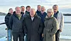 Styret i Kråkøya Eiendom AS (foran f.v.) Are Brekk, John Einar Jørgensen og Marit Aursand fotografert i forbindelse med sin første samling og møte med selskapets eiere, Nærøysund kommune (NK) og Nord-Trøndelag Havn IKS (NTHR). Bak fra venstre: Controller Fred Moen (NK), havnedirektør Asle Andersen (NTHR), prosjektleder Torkil Marsdal Hanssen (PKOM), ordfører Amund Hellesø, kommunedirektør Karl-Anton Swensen og rådgiver Dag Roar Opdal (NK).