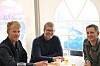 Fra venstre : Kristian, Anders og Lars Eirik kosa seg med ølsmaking.