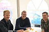 Fra venstre : Kristian, Anders og Lars Eirik kosa seg med ølsmaking.
