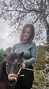 Maria Holm planlegger å starte frisersalong på Bogen.