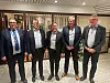 Bilde: F.v.: Forhandlingslederne fra organisasjonene og mekleren. Hans Sande, Bjørn Lillebergen (mekler), Tor Arne Borge, Håkon Eidset og Jan-Erik Lundby.