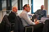 Petter Stevik (Krf) til venstre fremmet forslag om å ta imot 50 flyktninger i år. Her med Bjørn Ola Holm (V) og Tom Roger Moen (H).