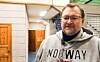 Tom Antonsen syntes det er tungvint å måtte reise til Jøa for å hente pakke.