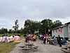 Dette bildet er fra en tidligere anledning med åpen øy ved grendehuset. Nå får grendalaget penger til nye aktiviteter.