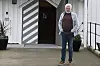 Kirkeverge Jahn Tharaldsen i Nærøysund kirkelige fellesråd reagerer på falskt blomstersalg som hevdes å være i kirkens navn.