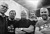Mega Fæm har vært i lydstudio og spilt inn tre nye låter. Fv. Ole Petter Fjær, Svein Torsvik, Ingvar Hansen, Svein Evensen og Eskil Laukvik.