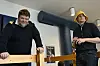 Morten Wengstad hadde for anledningen tatt kapteingenseren på. Her sammen med Tommy Wold.