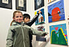Eva Frelsø og Nicholas Jarl Lysø er elever ved kunstverksted på Rørvik.