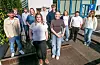 Det nye ungdomsrådet med faste medlemmer og vararepresentanter. Foran står leder Thea Klykken og nesteleder Lea Hatland Strandquist. Bak står fra venstre: Brett Harmon Villegas, Liam Kvalø Hatland, Theodor Olai Moe, Andrea Eidshaug, Ragnar Gansmo Winsnes, Henrik Mohn Bratland, Selma Lindstrøm, Lukas Rosenvinge Bondø og Sofiia Sonya Sapalyvoa Fast medlem Amalie Valø og vara July Marie Hartmann var ikke med på første møte,