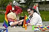 Søskenparet Elanor og Milly Rose sto for ansiktsmalingen under Rørvik sin aller første Pride-markering.