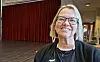 Kari Anne Risvik Strand lærer elevene på Rørvik skole å danse blant annet swing.