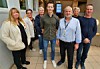 Magnus Fjær Solbakk (i midten) fikk fredag første møte med de fleste øvrige lederne innen helsesektoren i Nærøysund. Fra venstre: avdelingsleder ved Nærøy bo- og behandlingssenter Monica Wannebo, enhetsleder for Miljøtjenesten samt rus og psykiatritjenesten Solrunn Urdshals, enhetsleder for hjemmetjenesten Anita Hansen, leder for legetjenesten Trine Kvalø samt utviklings- og kvalitetsrådgiver Øyvind Bull samt kommunedirektør Karl-Anton Swensen.