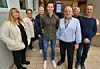 Magnus Fjær Solbakk (i midten) fikk fredag første møte med de fleste øvrige lederne innen helsesektoren i Nærøysund. Fra venstre: avdelingsleder ved Nærøy bo- og behandlingssenter Monica Wannebo, enhetsleder for Miljøtjenesten samt rus og psykiatritjenesten Solrunn Urdshals, enhetsleder for hjemmetjenesten Anita Hansen, leder for legetjenesten Trine Kvalø samt utviklings- og kvalitetsrådgiver Øyvind Bull samt kommunedirektør Karl-Anton Swensen.