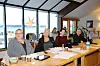 Representantene Elin Lian, Gunnhild Gutvik, Bjørg Heidi Hald og Eivind Sommerseth, alle fra Bindal SV, og Johan Arnt Alstad (Ap) deltok på et kommunestyremøtet i Bindalav den fredelige sorten.
