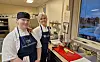 Henriette Lien (til venstre) og Heidi Hernes er klare til å representere Ytre-Namdal i form av delikat fiskesuppe under VM i Trondheim.