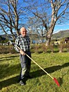 Arne Pedersen forteller at han har fått høre: «No e du så gammel at du trenger ikke å delta på dugnad» Arne sier at det er nettopp da man har behov for å komme seg ut i virke, både for å hjelpe til, men også for det sosiale.
