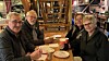 Finn Sinkaberg, Bernt Melgård, Evy Sinkaberg og Solrun Melgård. Denne gjengen møtte opp for å få et avbrekk i julestria.