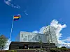 For første gang vaiet prideflagget fra flaggstanga på Rørvik kirke 1. juni.