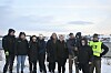 Fra venstre: Arve Nygård, Lisa Irene Arnøy, Eline Arnøy, Mona Arnøy, Isabell Helena Arnøy Indergård, Ann Kristin Arnøy, Robert Arnøy, Fredrik Arnøy Iversen, Susanne Bygseth og Ivar Øystein Sørø samlet på Storvollen. Flere av dem står bak underskriftene som er sendt til kommunen.