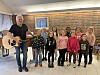 Ingvar Hansen får med seg barna i Kolvereid barnekor på sin neste utgivelse.
