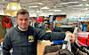 Lars Magnus Øie ønsker folk fra hele ytterdistriktet velkommen til den nye butikken på Kolvereid.
