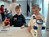 Jakob Groven Johansen (8) og Filip Gulaker Johansen (8) kikket på insekter.