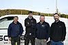 Fra høyre: Leder i FAU Guttorm Tausvik Johansen, Knut Åge Rauø, Amund Tausvik Johansen og John Anders Dahl stilte gledelig opp.