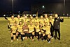 Kolvereid damelag i fotball sammen med trener Tor Gunnar Venås.