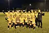 Kolvereid damelag i fotball sammen med trener Tor Gunnar Venås.