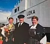 Dåp av Lekaferja lll i 2001. Skipper Rolf Østby med datter Marit t.v. og Kirsti t.h. Denne gangen ble det Marits tur å foreta ferjedåp.