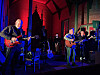 Bakksjø hadde med seg fullt band i Vassås kirke.