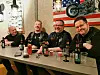 Asle Eide, Stein Bakken, Torbjørn Busch og Jakob Finne vet å ha det sosialt om motorsyklene er parkert for vinteren.
