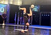 Mikkel kombinerer styrke og teknikk i '1v1'-battle på den internasjonale scenen i London.