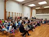 Det var en fullsatt sal under månedssangen.