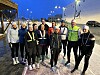 Denne gjengen var klar for løpetrening i snøværet mandag kveld.