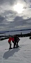 Henriette, Katrine, Sunniva og Renate oppe i bakken.
