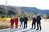 Ambulansearbeiderne Kevin Skogmo og Trond Helge Bangstad, Hans Otto Helstad fra Bindal næringsforening, Sigvald Fuglstad, næringsdrivende i Åbygda, Ingvild Helstad fra Helstad Landbruksverksted og Geir Inge Pettersen fra Bindal Elektro, og initiativtaker til underskriftskampanjen, er frustrert over veivedlikeholdet på Fv.7200 mellom Terråk og Åbygda.
