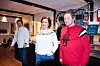 Det var god stemning under folkemøtet. Anne Laugen (Sp), Siv Berg (Ap) og Hallvard Laugen (Sp) ønsket velkommen.