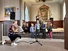 En tredjedel av Hallarheim barnegospel framførte fire flotte sanger i Kolvereid kirke lørdag ettermiddag.