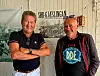 Bjarne Brøndbo og den dedikerte fanen Håkon Hanssen, delte et øyeblikk av musikalsk begeistring.