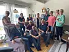 Et trivelig treff hjemme hos Elsa og Arne Laukvik. Bak fra v. Elsa Laukvik, Bjørg Storheil, Tove Kolsvik, Lisbeth Bursvik Røstad, Bjørn Fagernes, Solveig Råum Nesheim, Eldrid Johansen og Aud Rosendal. Foran: Bernt Haug , Arne Laukvik og Kjell Lauritsen. Helt fremst: Magne Olav Bogan.