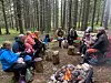 Thea Tveraas Aakrene, Tor Magne Finseth, Helle Finseth, Heidi Bach Aardal, Karstein Tennfjord, Kenneth Øvereng, Cesilie Mikalsen, Madelen Holthe, Isabel Holthe og Jan Georg Holthe koste seg rundt bålet i Aundalen.
