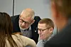 Kommunedirektør Karl-Anton Swensen sitt forslag til budsjett ble lagt fram for formannskapet. Her med økonomisjef Fred Moen.