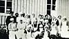 Grønnsakskurs på Garstad i 1938. Foran fra venstre: Agno Horseng Ulsund og Gudrun Hasfjord Fornes. Midterste rekke fra venstre: Laura Pauline Vigdahl Bondø, Sussy Inderberg, Agnes Kirkeby-Garstad, Asrun Ramstad Haugvik, Margit Hunnestad Breivik, Kanny Kvernvik Nilsen, Valborg Olsvik, Marianne Bondø Gåsvær, Bak fra venstre: lærer Harald Jackobsen, Solveig Hunnestad Storsul, Berta Hunnestad, Solveig Bergstrand Pettersen, Ragnvalla Horseng Lyngsnes og Synnøve Bondø Inderberg.
