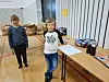Leo Kveinsjø Bokestad og Oliver Myhre Sevaldsen ved salgsavdelinga.
