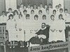 Konfirmanter i Lundring kirke sammen med prest Karstein I. Ness. Året var 1986.
