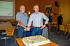 Oddvar Bakke og Inge Forset, adm.dir. i NTE Energi, delte det første stykket sammen.